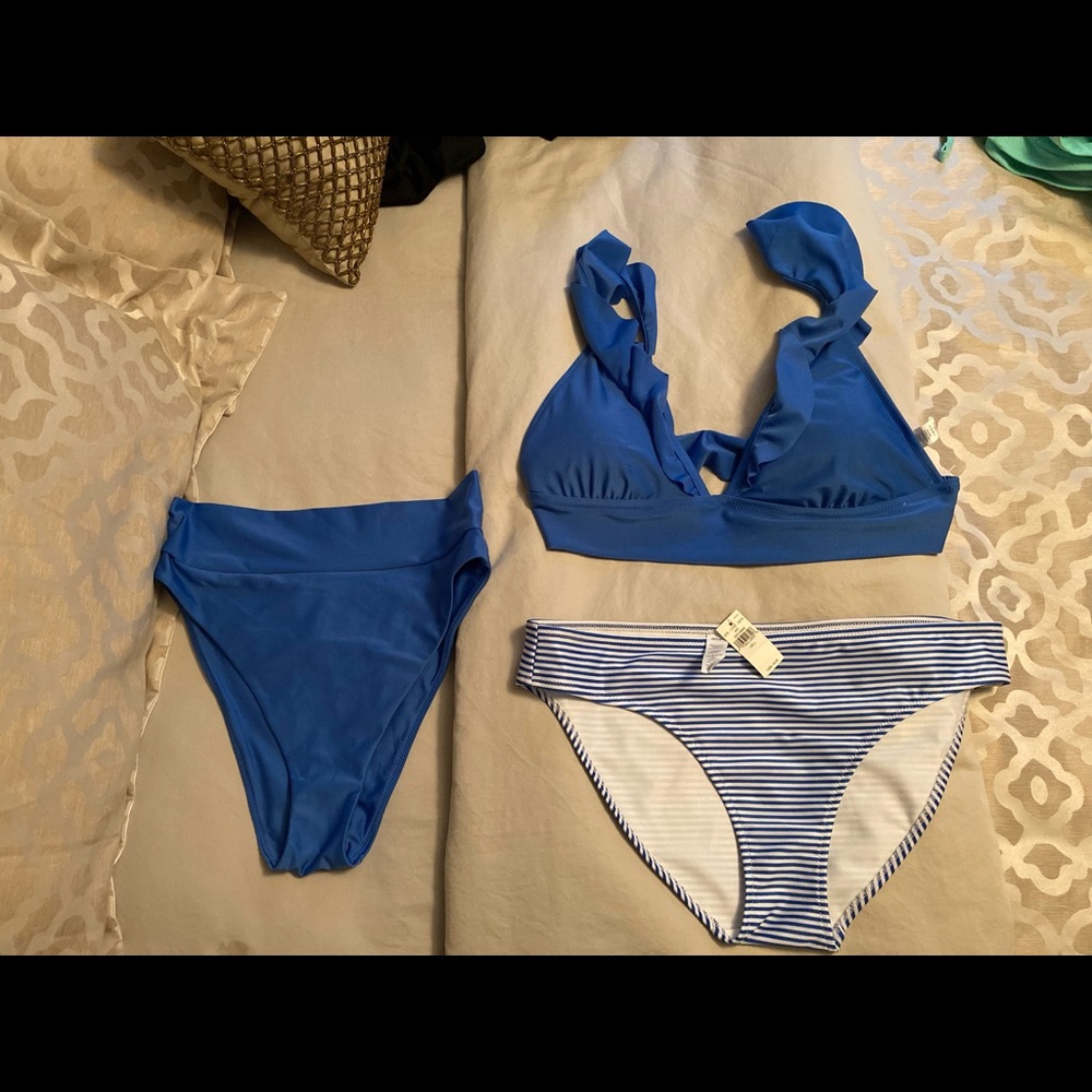 Striped bottoms L, blue bottoms M, top XL